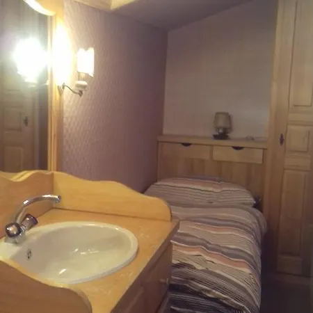 Authentic 2 Bedroom 아파트