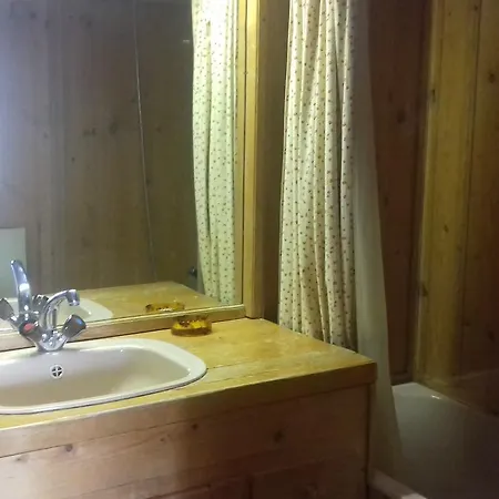 Authentic 2 Bedroom 아파트 *